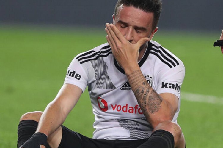 Beşiktaş'ta Başakşehir ma&ccedil;ı &ouml;ncesi G&ouml;khan G&ouml;n&uuml;l şoku!
