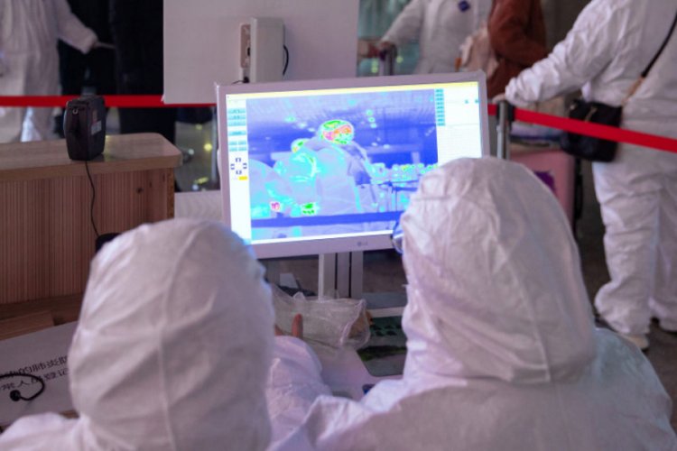 Hong Kong, &Ccedil;in'den tahliye edilenleri karantina altına aldı