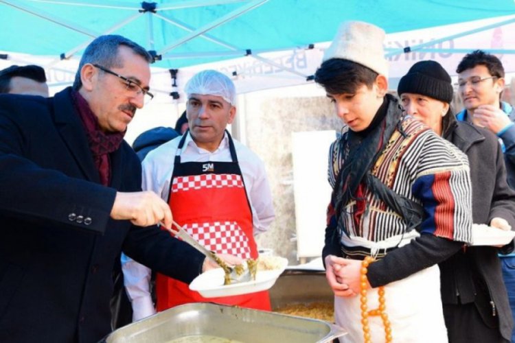 Canan Karatay'ın gribe karşı tavsiye ettiği 'tirşik &ccedil;orbası', 5 bin kişiye dağıtıldı
