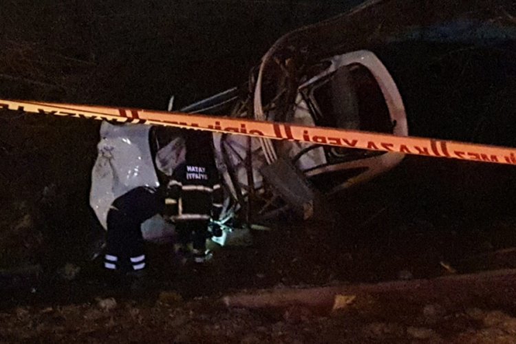 Otomobil elektrik direğine &ccedil;arptı: 1 &ouml;l&uuml;