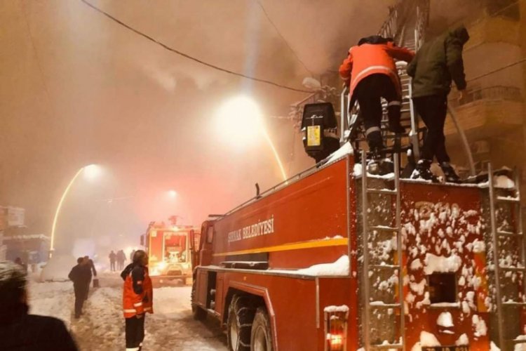 Korkutan yangın! 13 kişi dumandan etkilendi