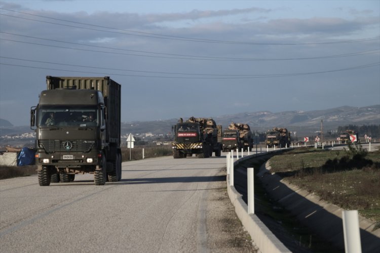 İdlib'deki g&ouml;zlem noktalarına ob&uuml;s ve m&uuml;himmat sevkiyatı
