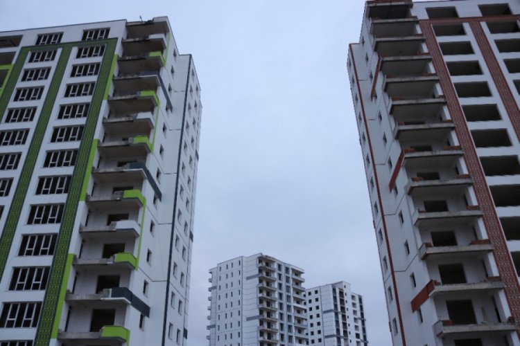 Aynı dairelerin birka&ccedil; kişiye satıldığı iddiası