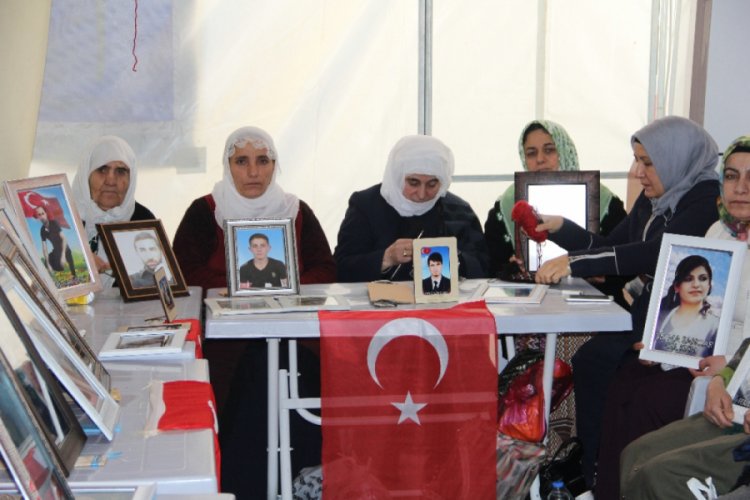 HDP &ouml;n&uuml;ndeki ailelerin evlat n&ouml;beti 160'ıncı g&uuml;n&uuml;nde