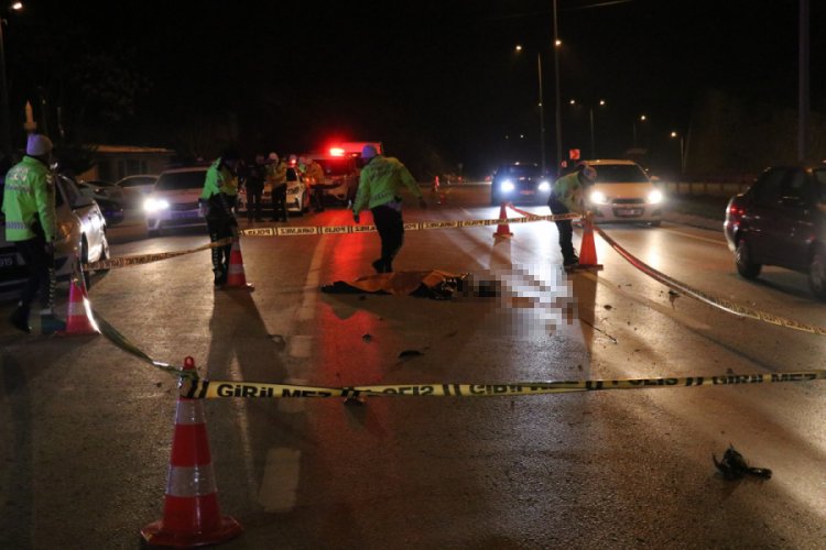 Karşıya ge&ccedil;mek isterken &ouml;nce otomobil, sonra kamyon &ccedil;arptı