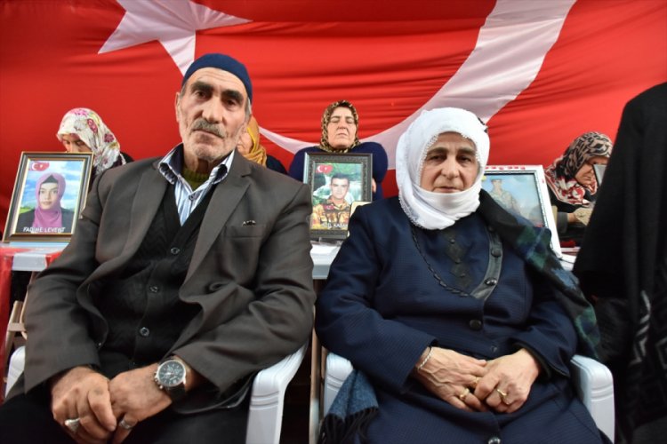 Bir aile daha evladını ter&ouml;r&uuml;n pen&ccedil;esinden kurtardı