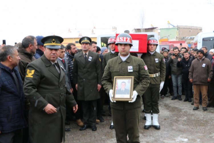 Niğdeli şehit dualarla toprağa verildi