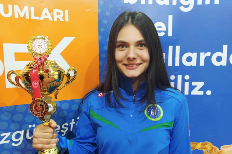 Bursa'nın en iyisi Bengisu &Ouml;zyavuz oldu