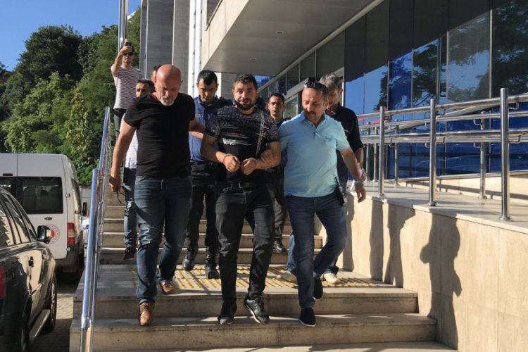 Kız arkadaşını denize atarak boğulmasını izlemiş