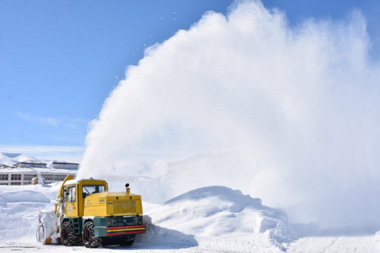 Bitlis'te kar nedeniyle 3 aylık yakıt 3 g&uuml;nde harcandı