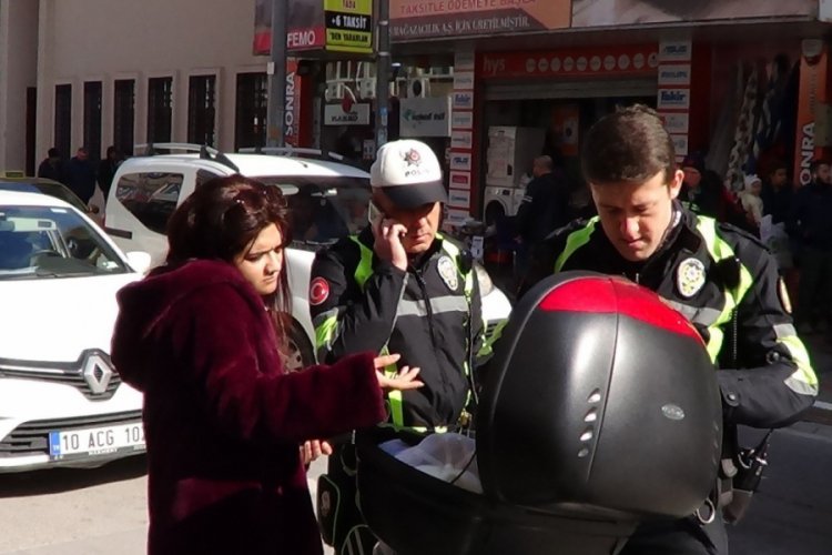 Ceza yazan polisi tehdit etti: "Seninle &ccedil;ok pis uğraşacağım"