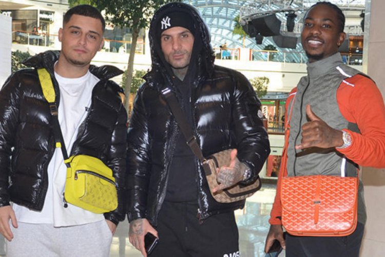 Eljero Elia alışveriş turunda