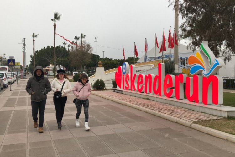 Hatay'a 19 yıl sonra kar yağdı