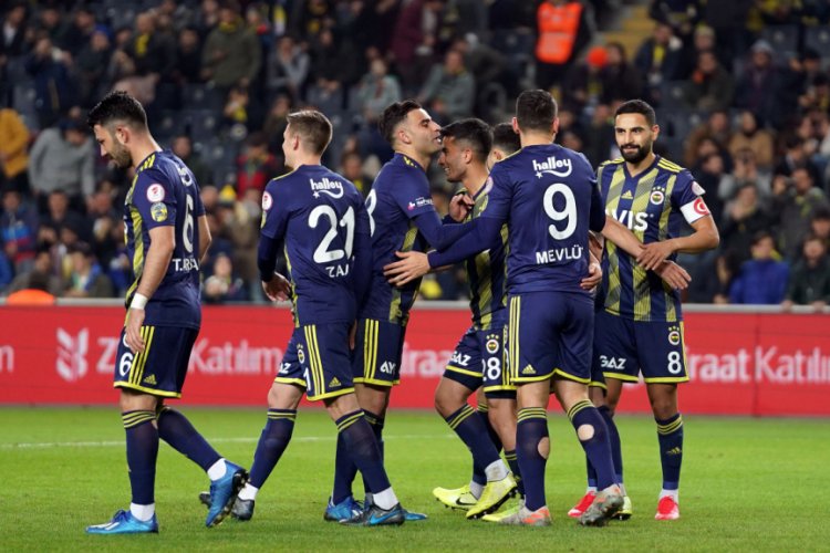 Fenerbah&ccedil;e yarı finalde