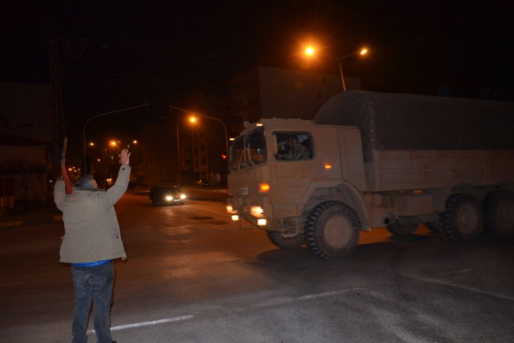 TSK'dan sınıra askeri ara&ccedil; sevkiyatı