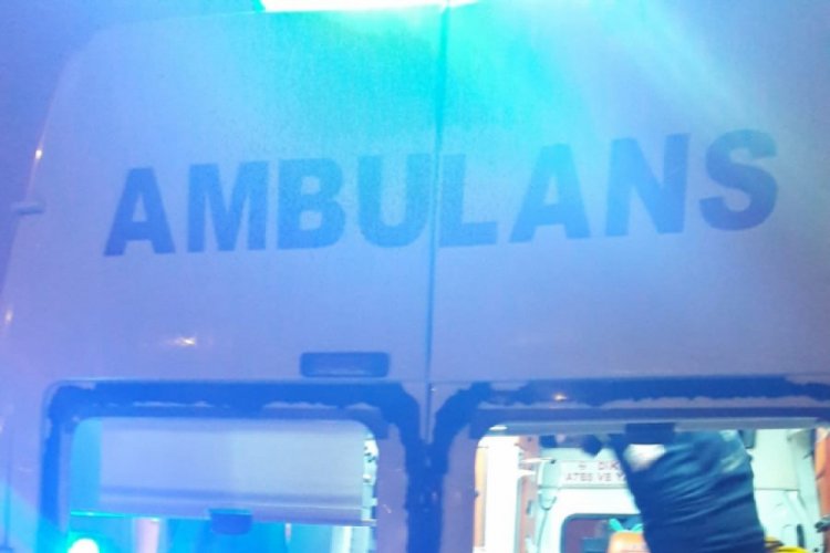 Hasta sevk eden ambulans kaza yaptı