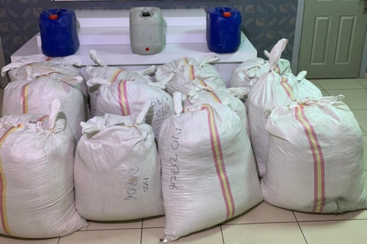 2 ton 700 kilo ka&ccedil;ak t&uuml;t&uuml;n ele ge&ccedil;irildi: 3 g&ouml;zaltı