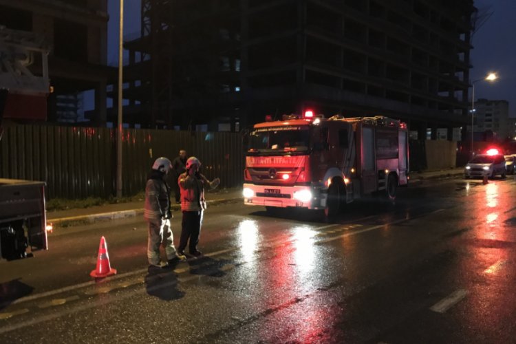 Yangına m&uuml;dahale eden itfaiye erine otomobil &ccedil;arptı