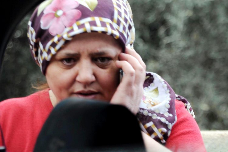 Eşini benzin d&ouml;k&uuml;p, yakmakla su&ccedil;lanan kadın ve oğluna ikinci kez beraat