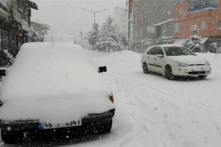 Bitlis'in Ahlat il&ccedil;esinde okullar yarın da tatil edildi