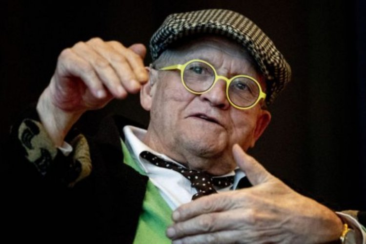 David Hockney'nin &uuml;nl&uuml; eseri "Splash" 180 milyon liraya satıldı