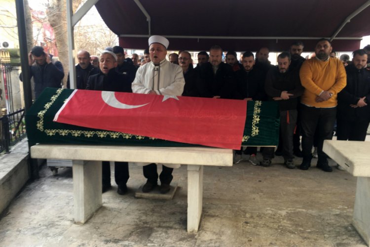 Silahlı saldırıda &ouml;ld&uuml;r&uuml;len gen&ccedil; son yolculuğuna uğurlandı