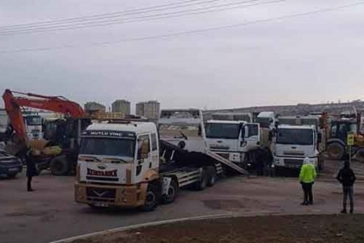 Uşak Belediyesi'nin ara&ccedil;larına haciz konuldu