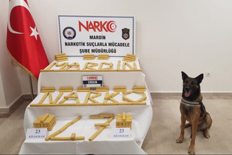 Uyuşturucuyu, kamyonetin kasasına gizlemişler