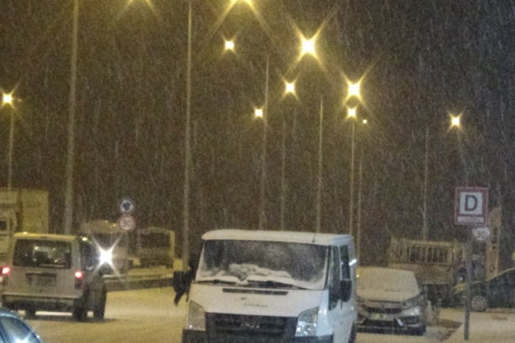 Diyarbakır'a yıllar sonra kar yağdı