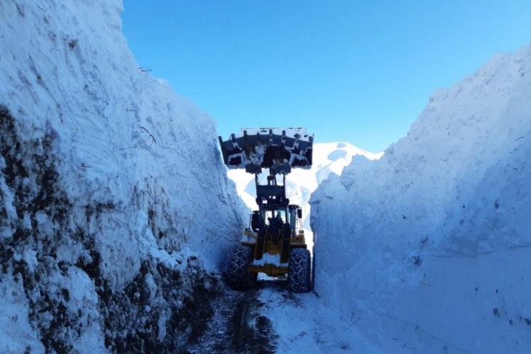 Yolu kapatan &ccedil;ığ, 7 saatte temizlendi