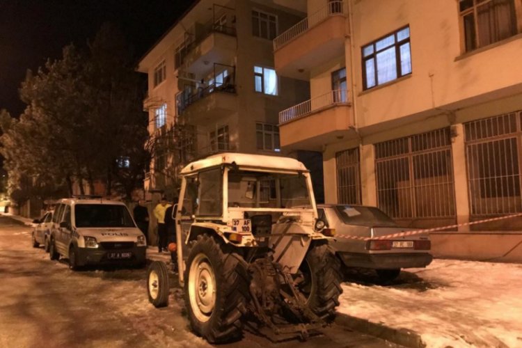 2 &ccedil;ocuk babası, &ouml;nce eşini sonra kendini vurdu