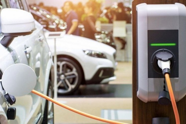 Almanya'dan elektrikli otomobiller i&ccedil;in b&uuml;y&uuml;k teşvik