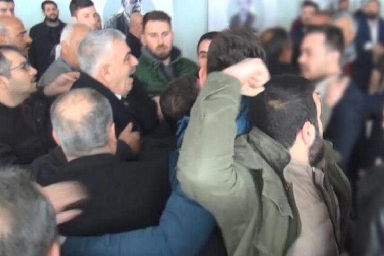 CHP kongresinde arbede