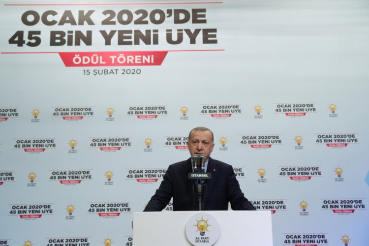 Erdoğan'dan canlı yayında AK Parti &uuml;yelerine s&uuml;rpriz telefon