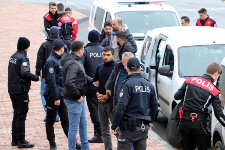 İki grup arasında silahlı kavga: 1 &ouml;l&uuml;