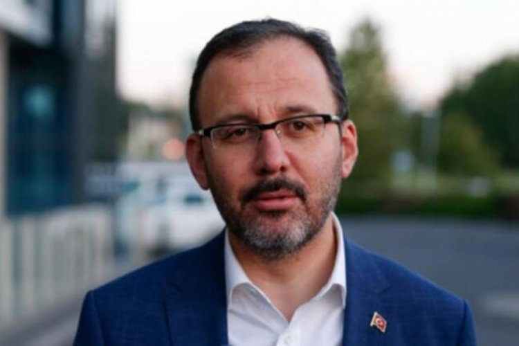 Bakan Muharrem Kasapoğlu'ndan milli g&uuml;reş&ccedil;ilere tebrik