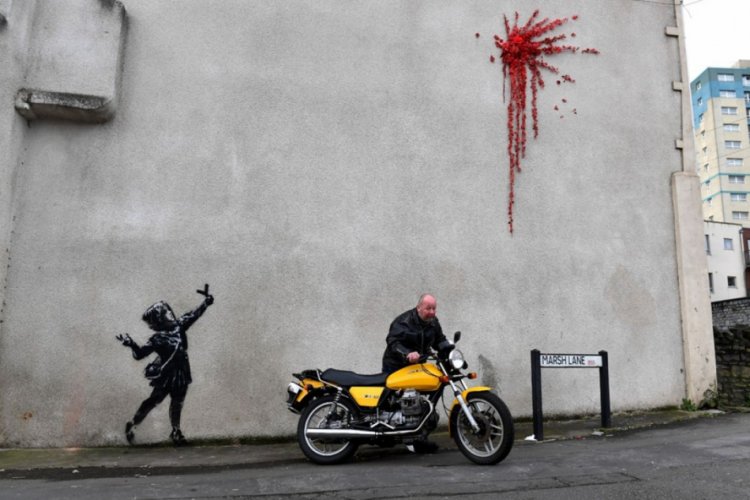 Sevgililer G&uuml;n&uuml;'nde Banksy s&uuml;rprizi