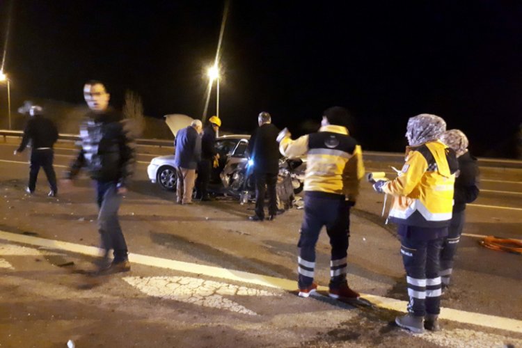 Ankara'da 2 ayrı trafik kazası: 5 yaralı