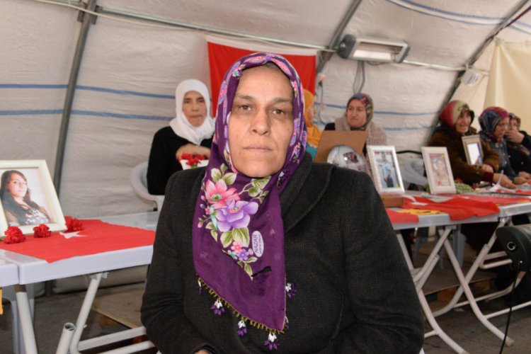 Diyarbakır'da n&ouml;bet tutan bir aile daha evladına kavuştu