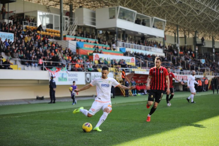 Gen&ccedil;lerbirliği 3 puanı tek golle aldı