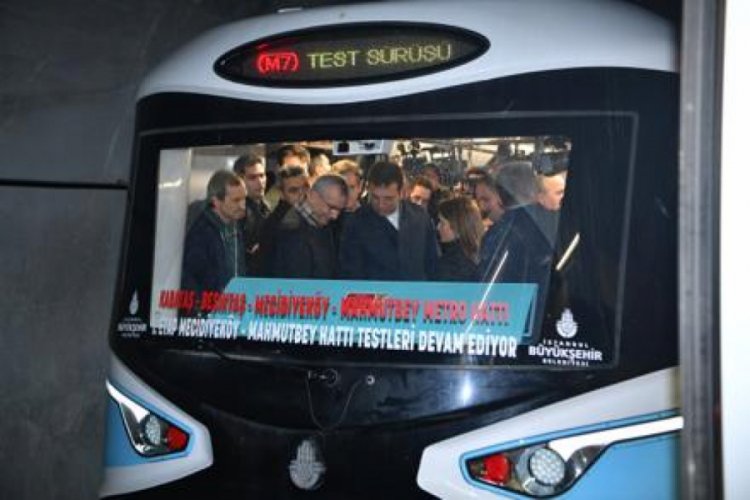 İmamoğlu Mecidiyek&ouml;y-Mahmutbey metro hattının test s&uuml;r&uuml;ş&uuml;n&uuml; yaptı