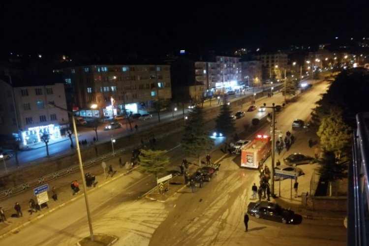 Alkoll&uuml; s&uuml;r&uuml;c&uuml; kaza yaptı, 3'&uuml; &ccedil;ocuk 6 kişi yaralandı