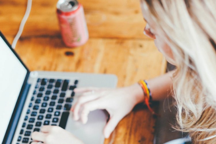 Ev kadınları internet bağımlısı oldu