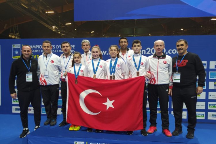 Milliler, Avrupa 15 Yaş Altı Badminton Şampiyonası'nda 3 madalya kazandı