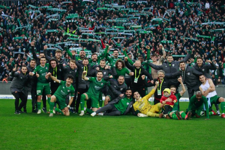 Bursaspor'da galibiyet sevinci yaşanıyor