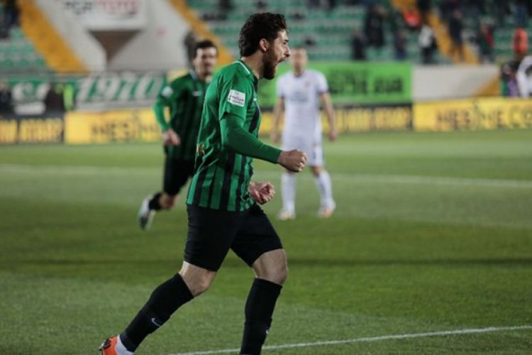 Akhisarspor'da Onur Ayık'tan m&uuml;thiş d&ouml;n&uuml;ş