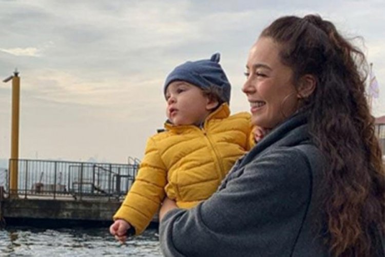 Azra Akın'dan anne-oğul pozu