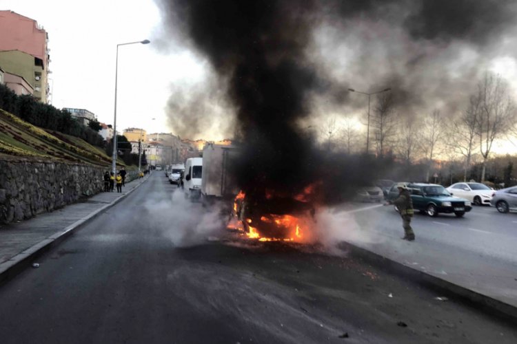 LPG'li otomobil alev alev yandı