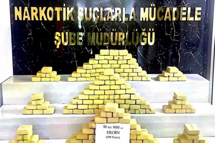 Yolcu otob&uuml;s&uuml;nde 91 kilo eroin ele ge&ccedil;irildi