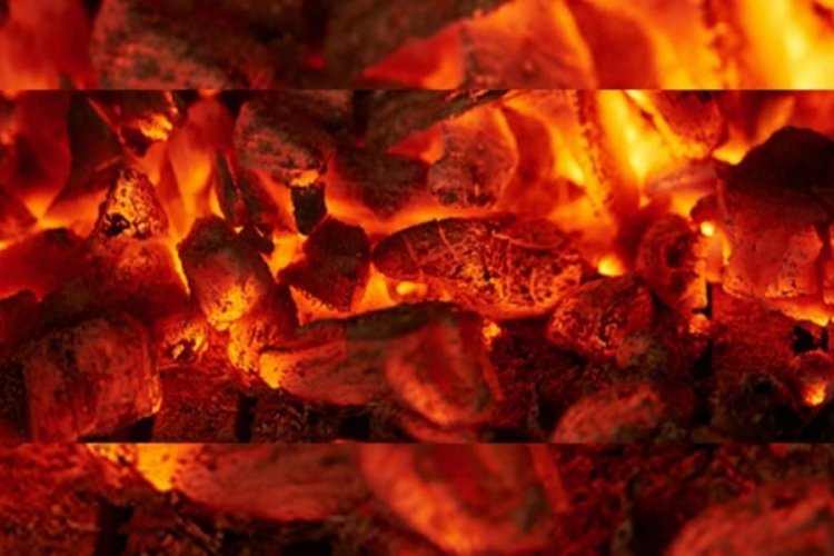 Evde yaktığı mangaldan yayılan gazdan etkilenen kişi &ouml;ld&uuml;